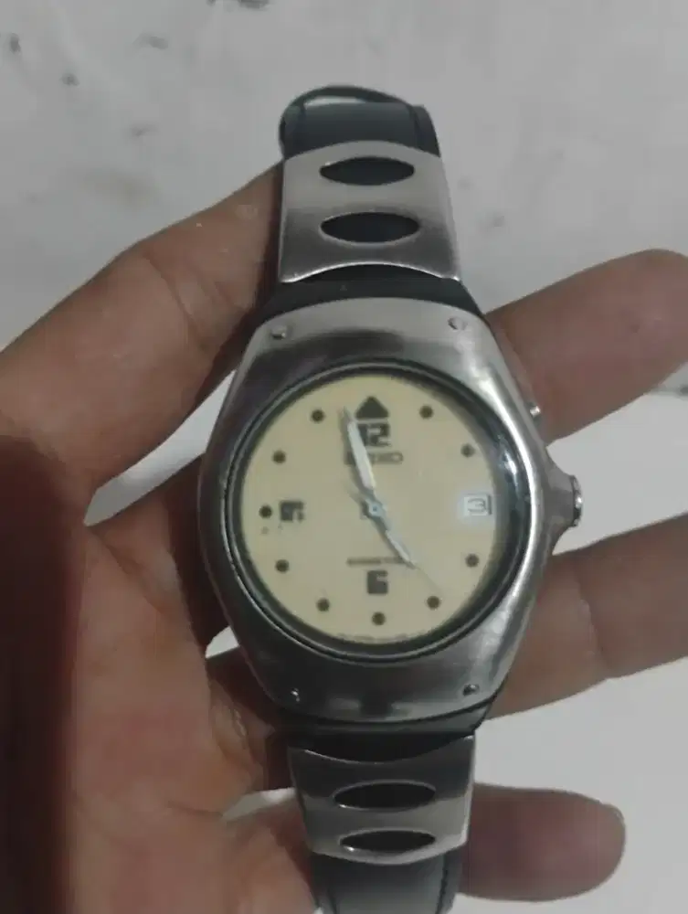 Seiko kinetic 710195
