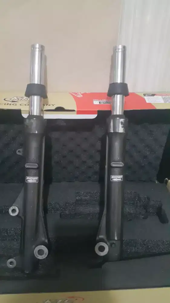 shockbreaker depan vario 125 / 150