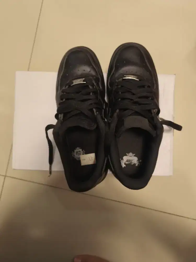SEPATU NIKE AF 1 BLACK LOW