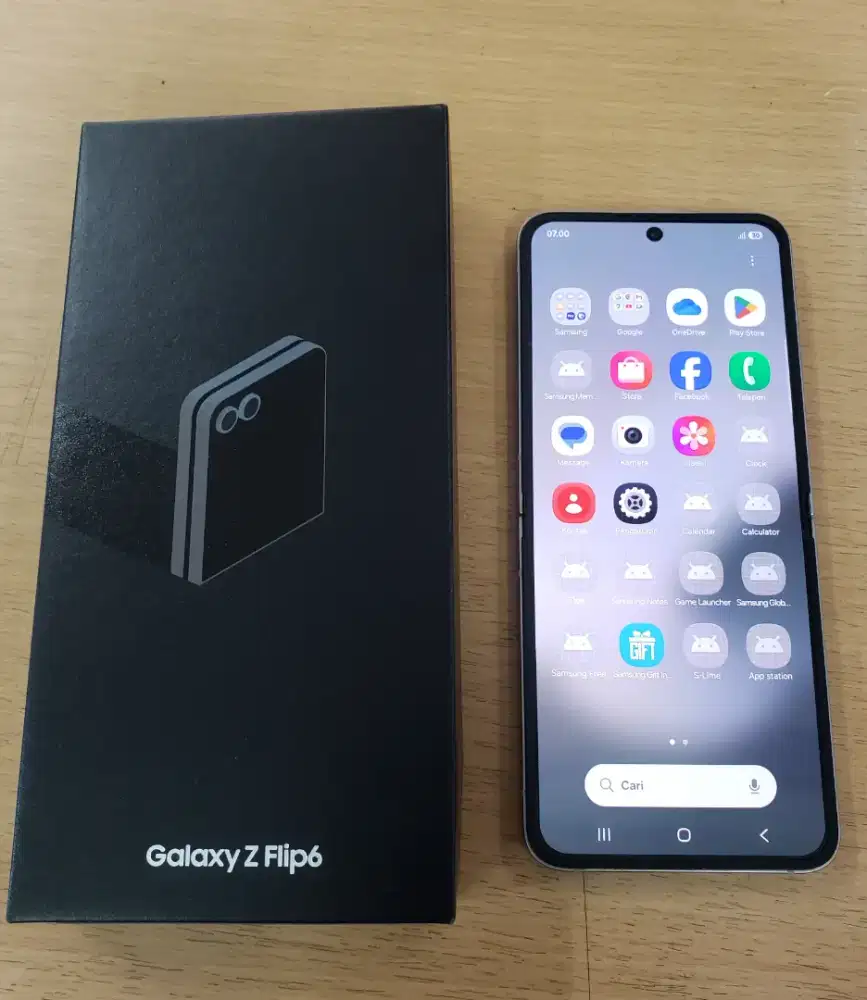 Samsung Galaxy Z Flip 6 RAM 12/256GB Silver SEIN