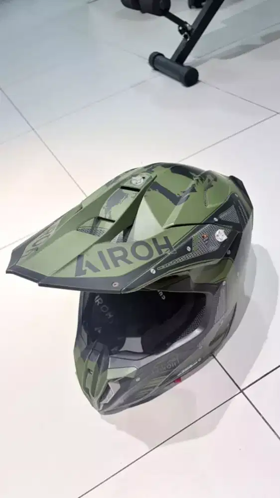 Helm AIROH Twist 3 Military Matt Adventure Mulusss Like new