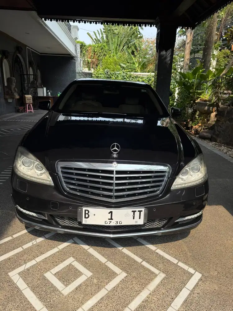 Dijual Mercy Hitam S300l w221 SOLITAIRE FACELIFT 2010