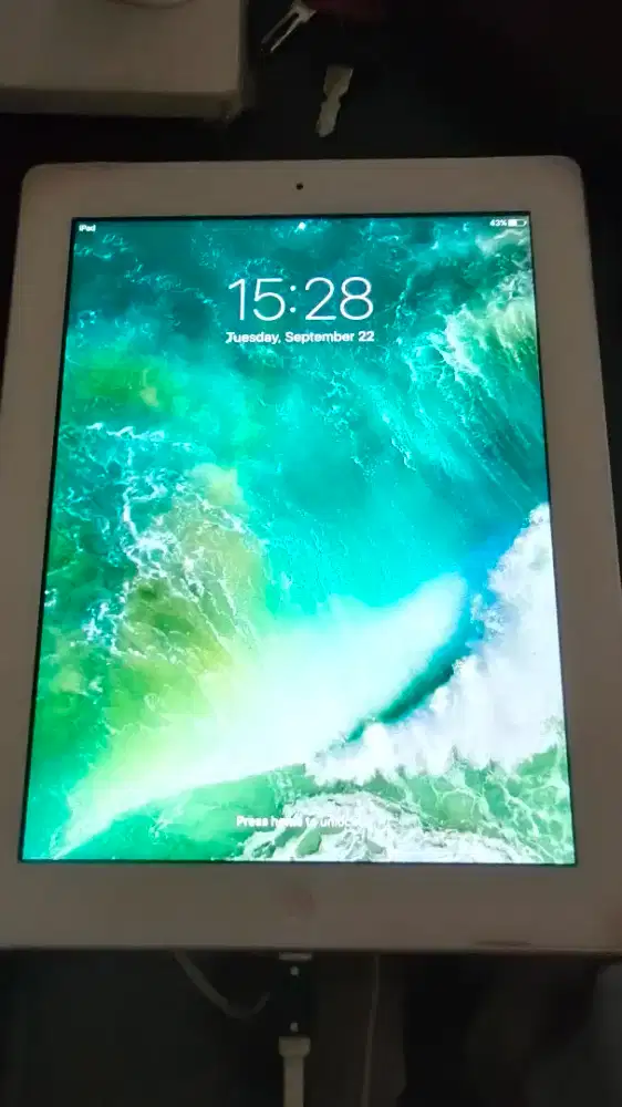 Ipad gen 4 64GB Wifi Cellular batrei drop