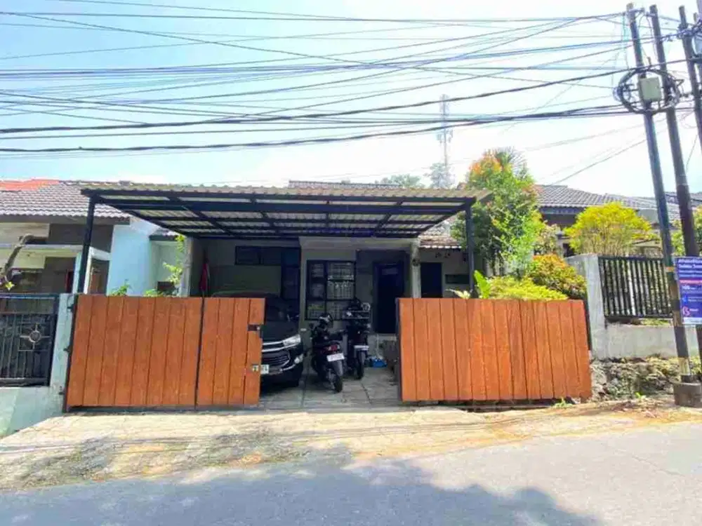 rumah di jalan utama cocok untuk usaha lt127/90 hrg799jt di ujungberung
