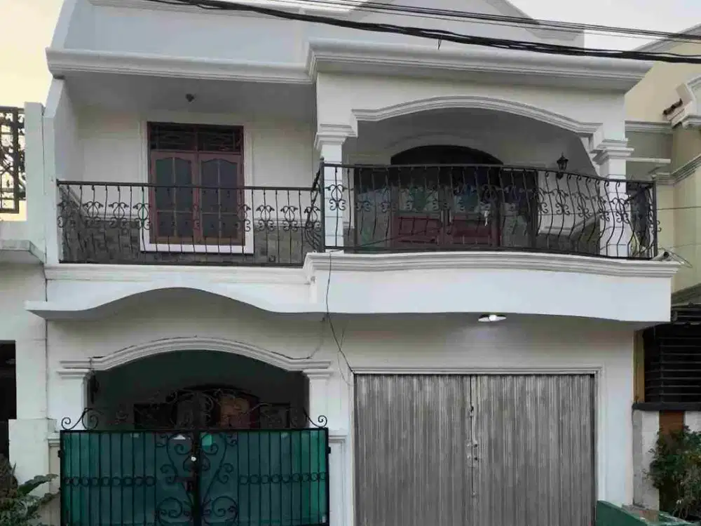 Rumah 2 Lantai Lokasi Strategis Dekat Stasiun Bekasi  Timur di Aren Jaya Bekasi Timur