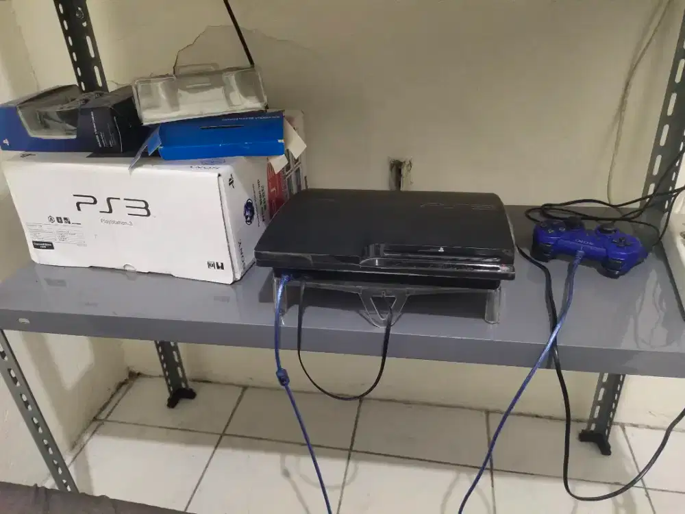 PS3 Slim Seri 3000 500GB Mulus Lengkap Dus Bawaan