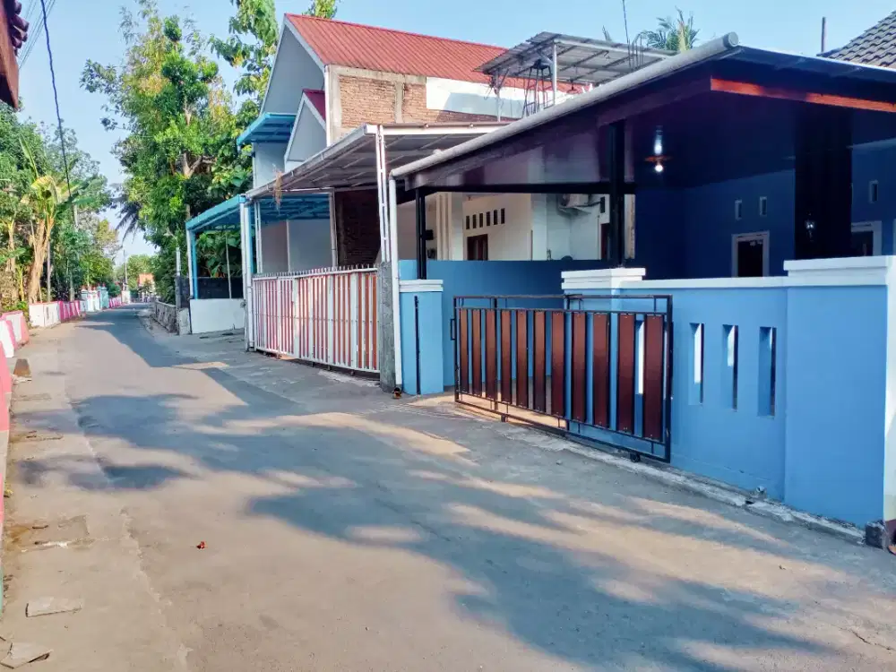 Rumah strategis di barat cebongan no minus