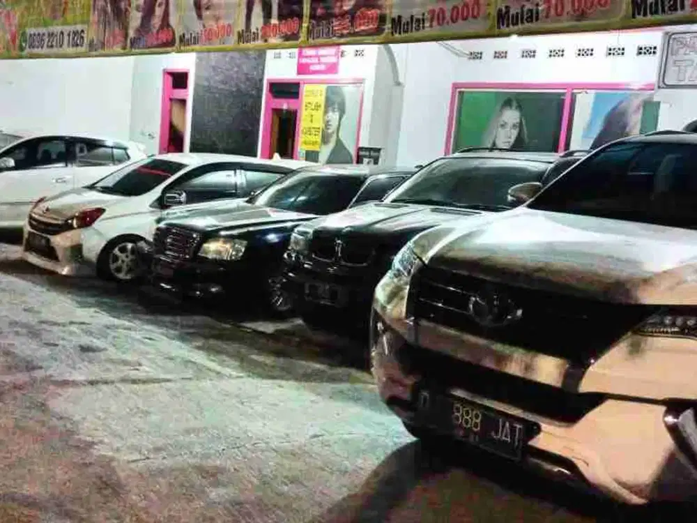Dijual dan Disewakan Ruang Usaha Kondisi Ngeblong di Daerah Cikutra Bandung