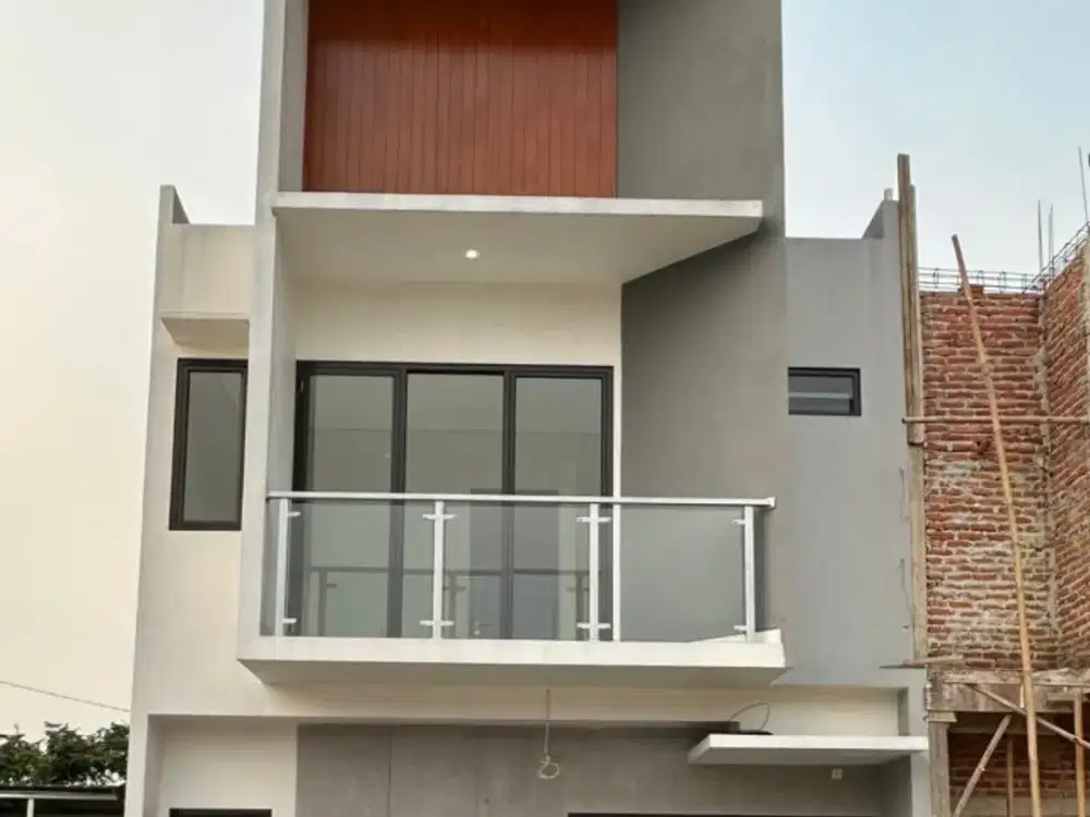 Rumah Dijual Di Pamulang 2 lantai Dekat UNPAM dan Alun alun Strategis