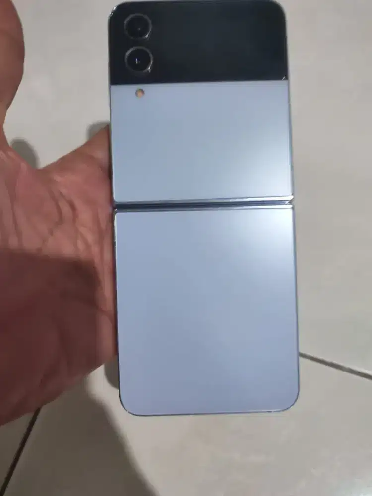 Samsung Flip 4 ram 8/ 512gb NFC