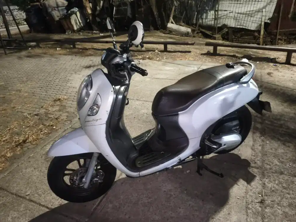 SCOOPY 2022 PRESTIGE
