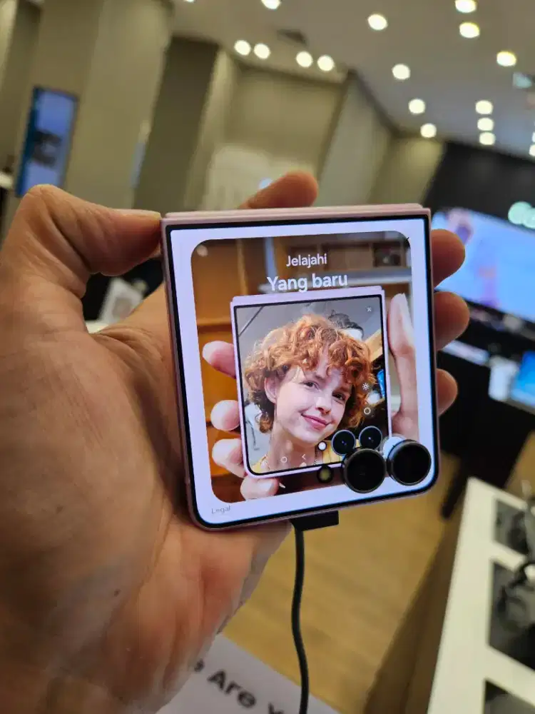 SAMSUNG Z FLIP8 512GB DISKON 1,5 JUTA BONUS SENILAI 4,5 JUTA