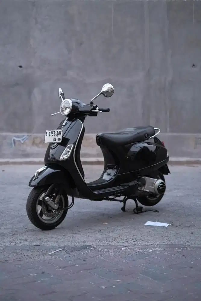 VESPA LX 150 2VIE TAHUN 2011