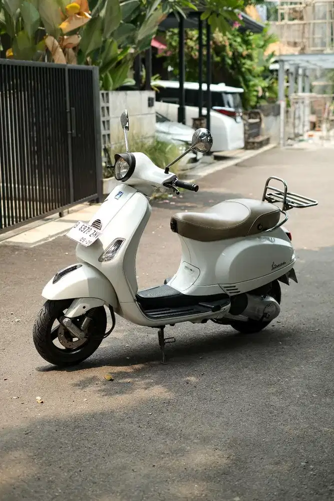 VESPA LX 150 3VIE TAHUN 2013