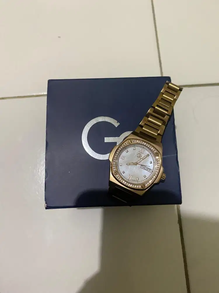 Jam Tangan Guest
