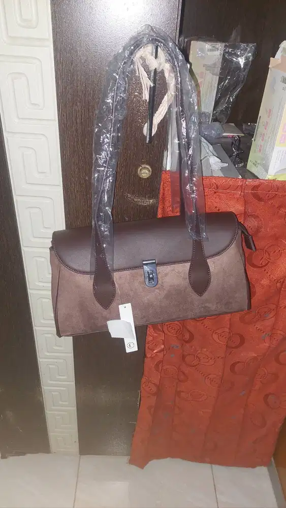 Handbag brown suede