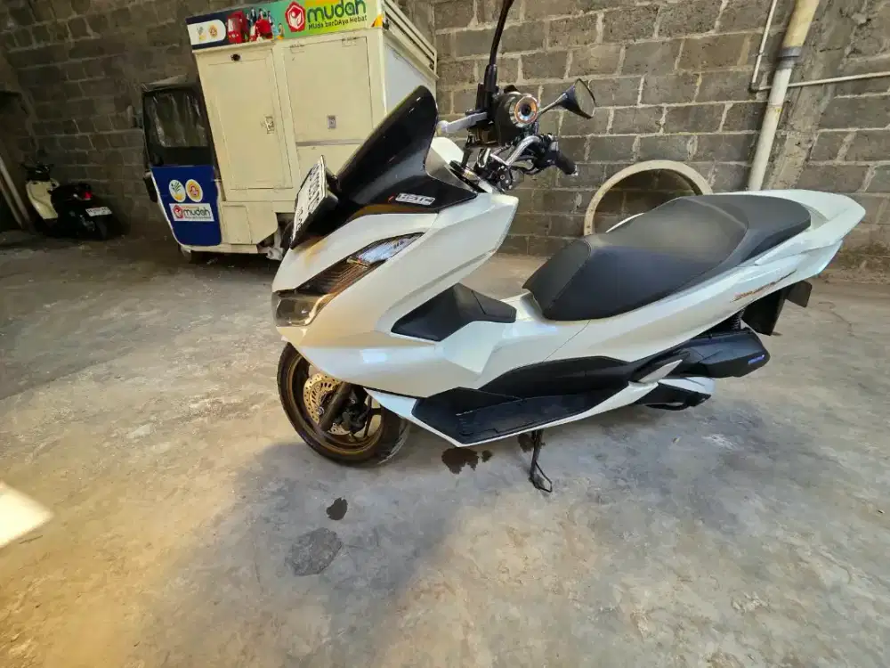 Butuh jual cepat PCX putih