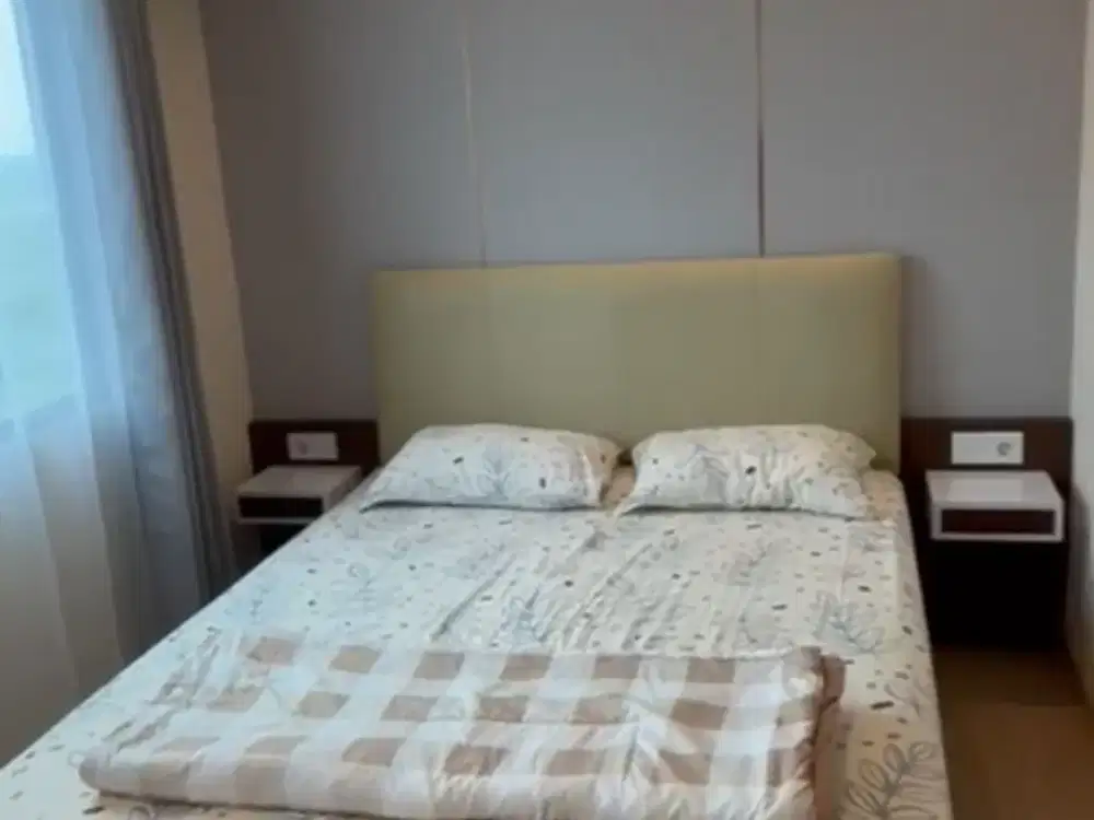 Dijual Rumah Magnolia Town House 3, Uk. 6X12, 2 Lantai, 3 KT, Semi Furnished, HGB, Dekat Green Lake City, Rp 1.1 M Nego