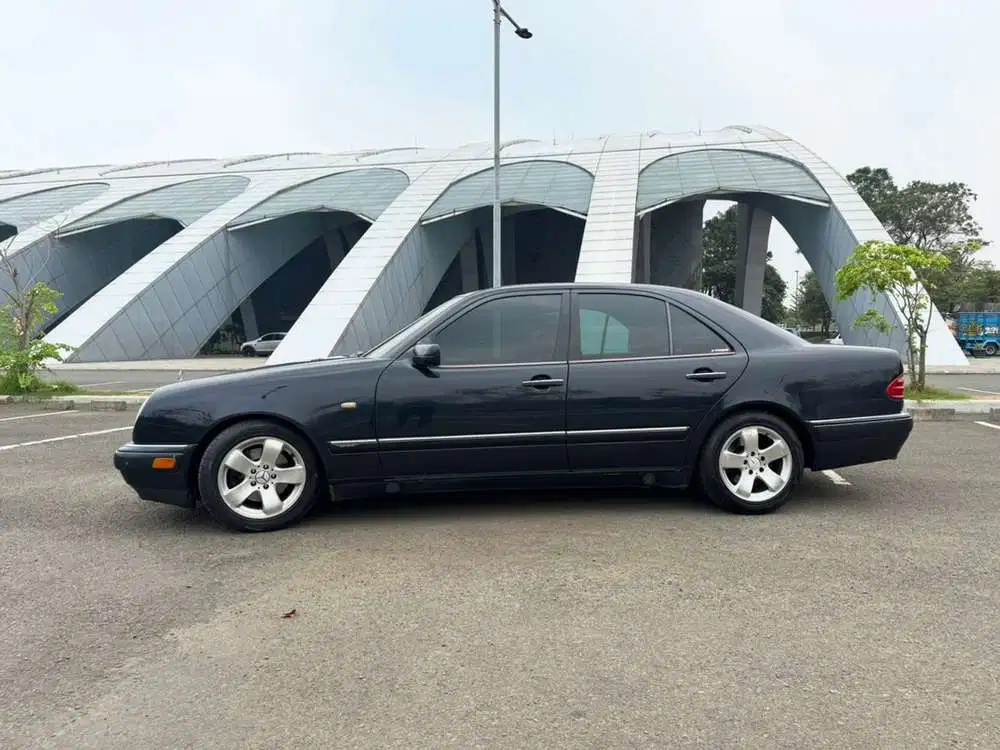 Mercedes-Benz E320 1997 Bensin