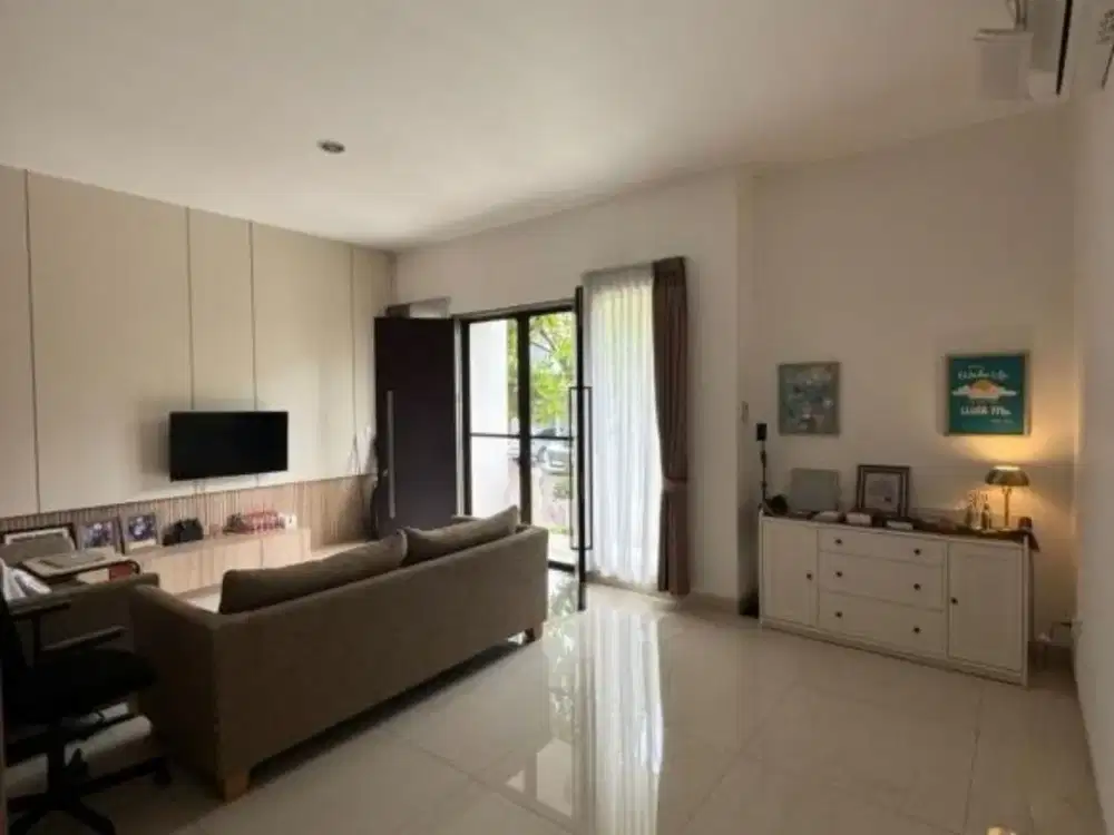 Dijual Rumah Golf Island Pik, Uk. 10X20, 2 Lantai, Hadap Selatan, Furnished, Rp 10.5 M