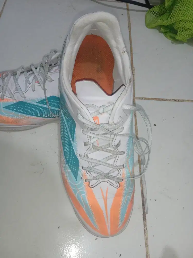 Ini sepatu baru 5 kali say pakai