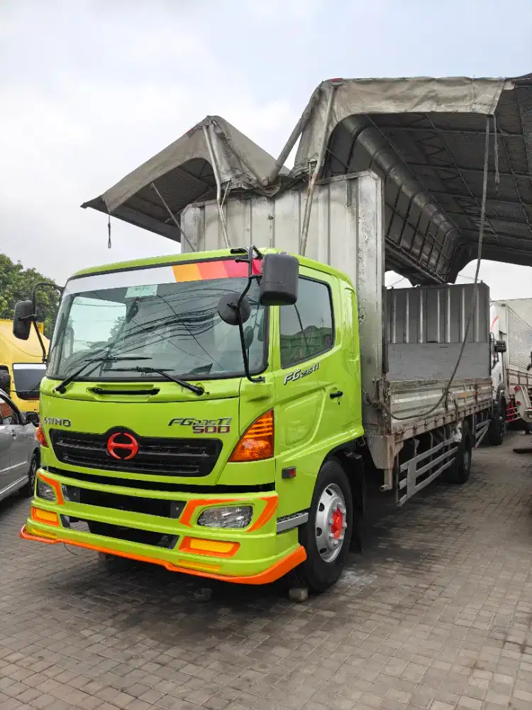 Box Hino FG 235 JP