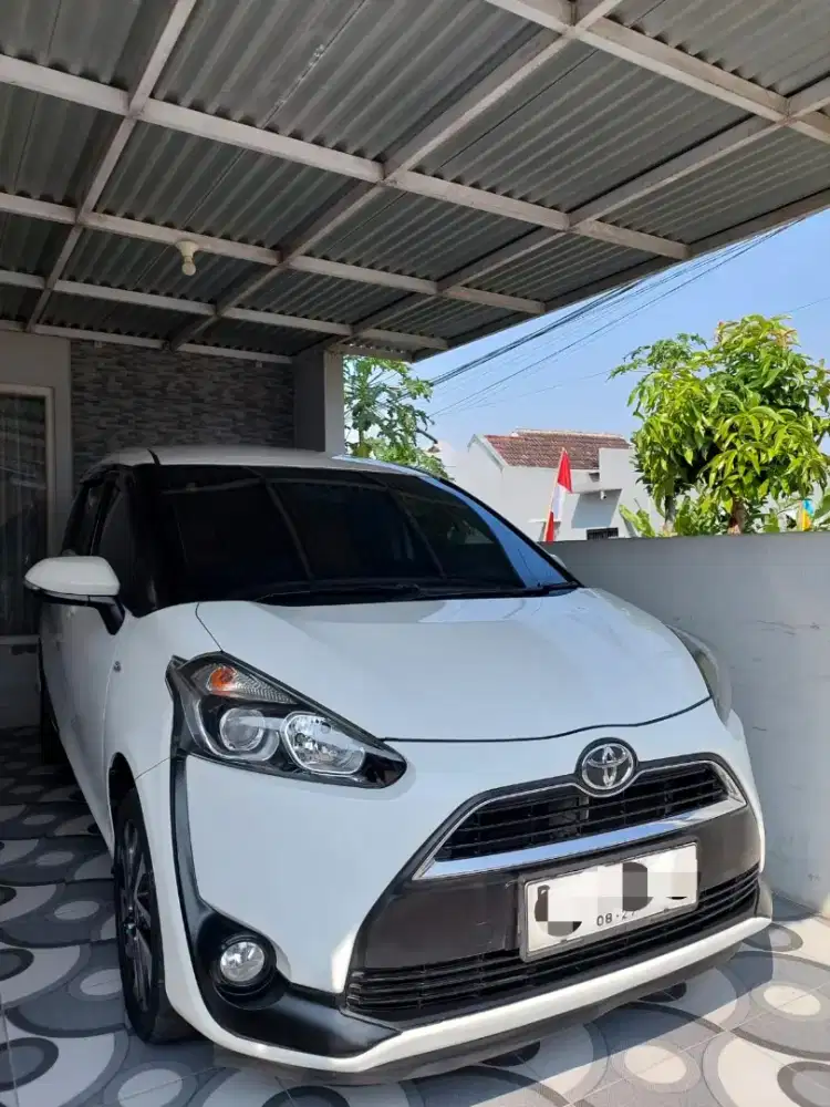 Toyota Sienta V 2017 AT