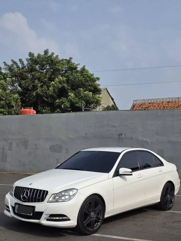 mercy c200 1.8 cgi automatic 2013