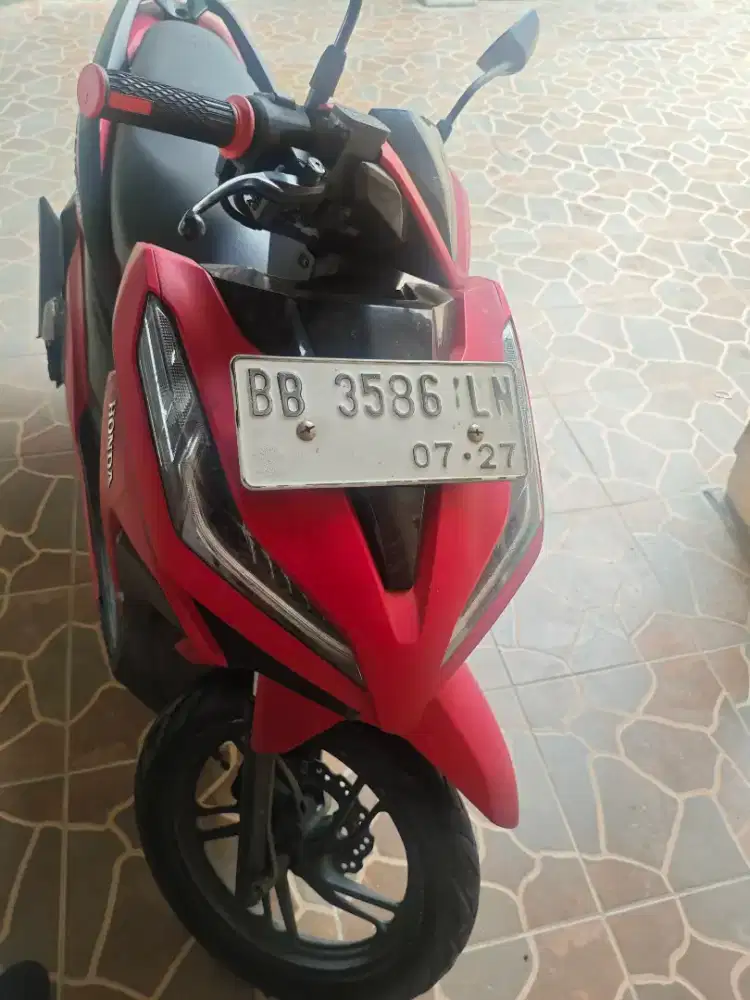 VARIO 150 WARNA MERAH