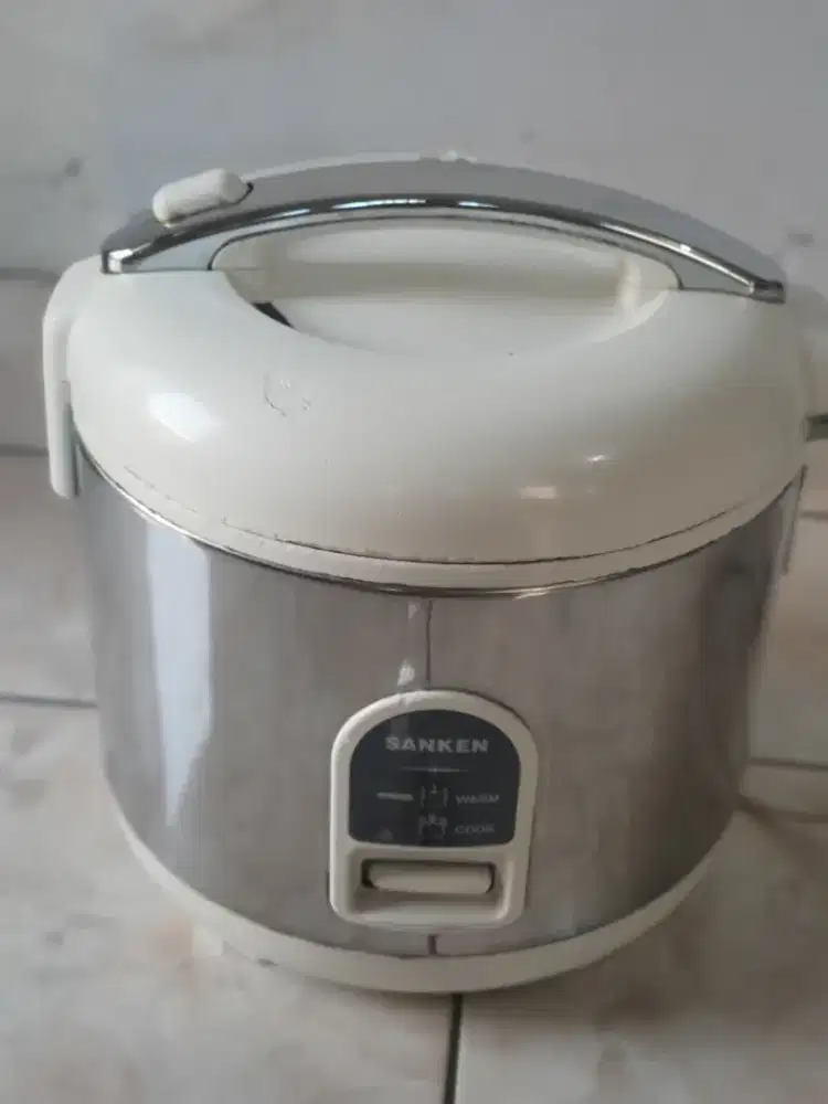 Dijual ricecooker merk sanken inerpot stanless msh berfungsi