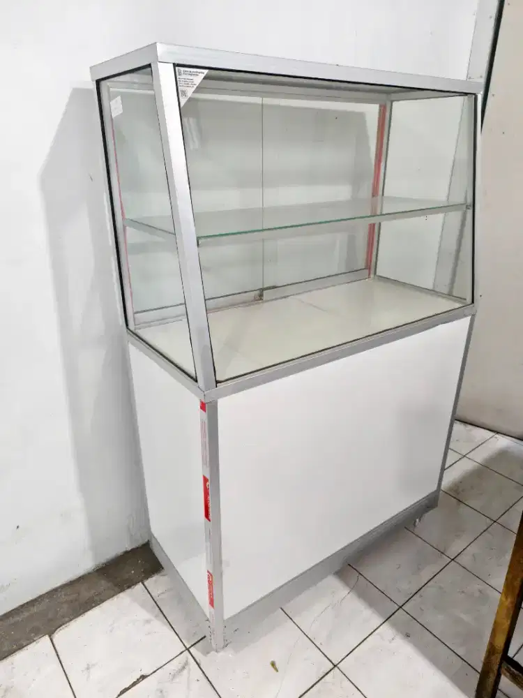 Etalase makanan