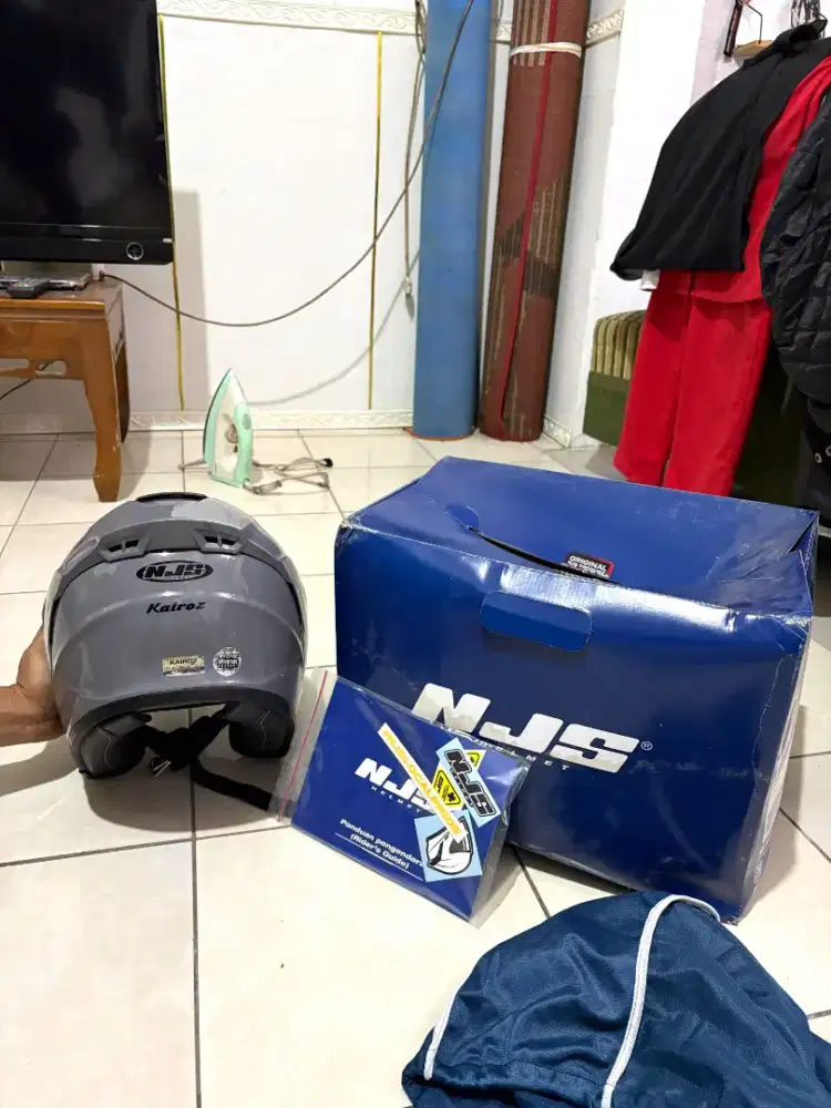 Helm njs kairos like new