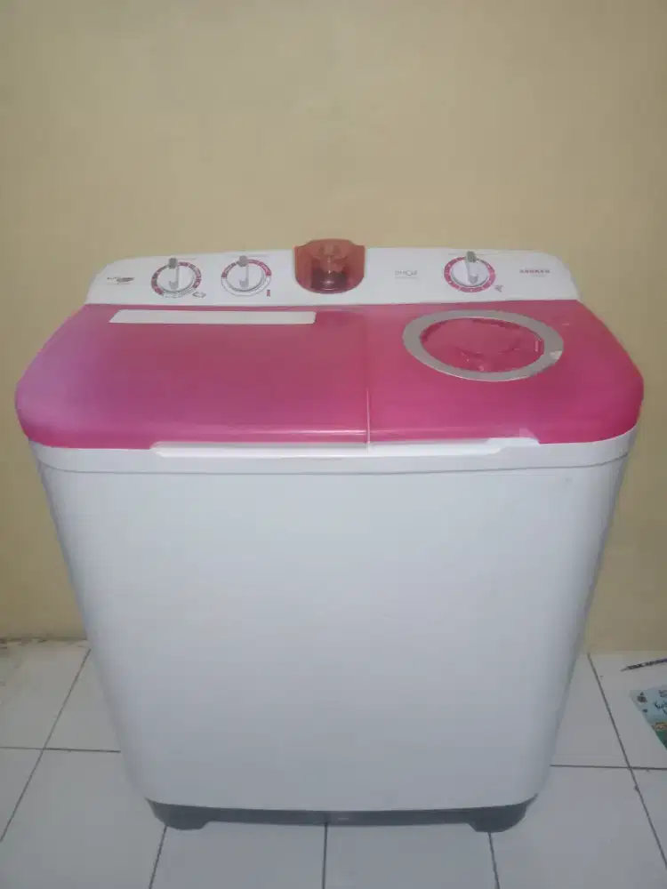 Mesin cuci 2tabung merk SANKEN TW-9900AS