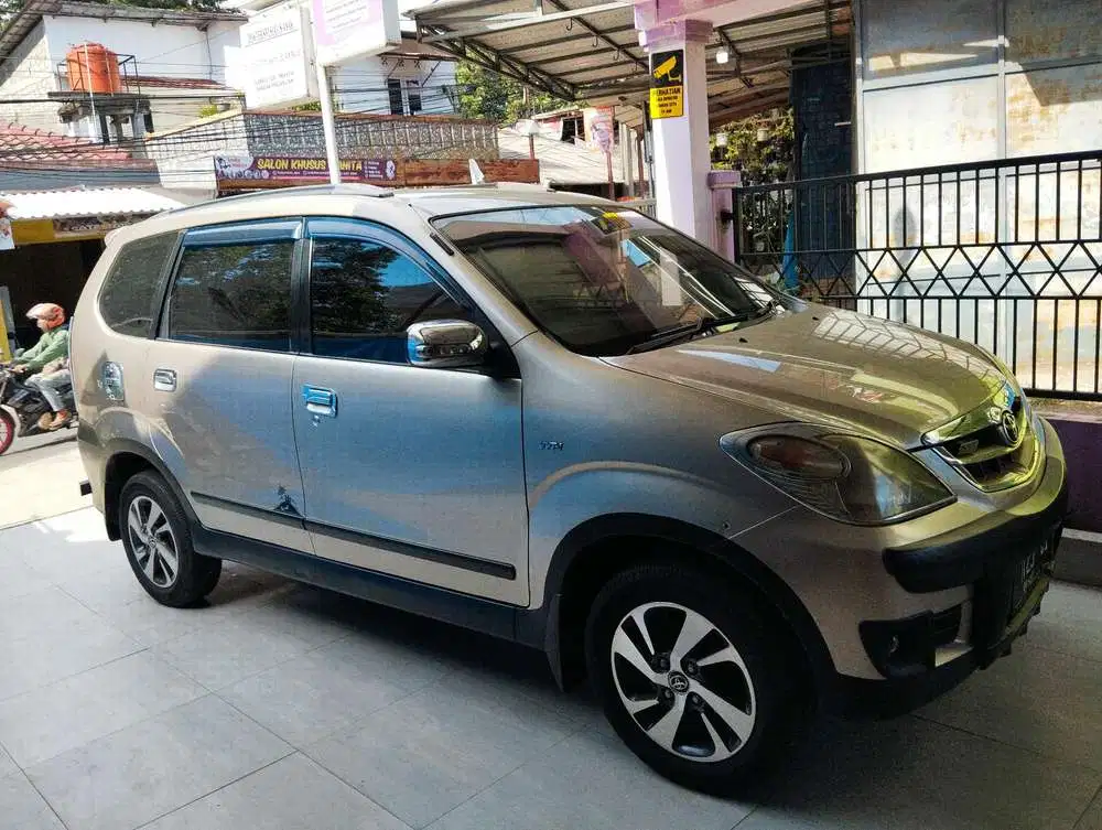 Toyota Avanza 2010 Bensin