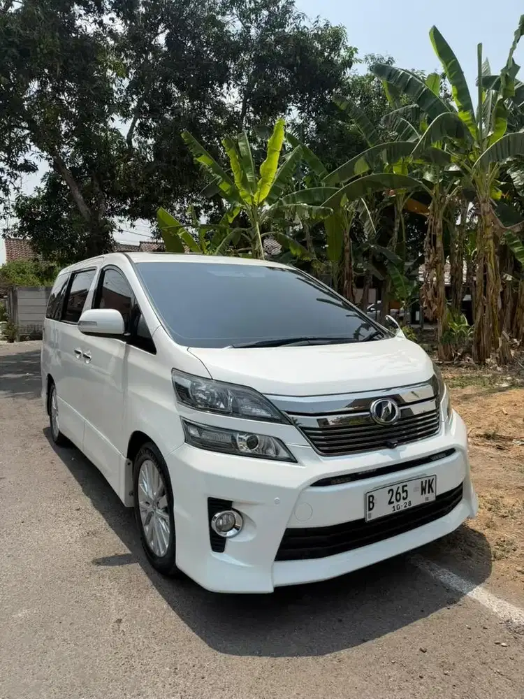 FOR SALE — TOYOTA VELLFIRE ZG 2013