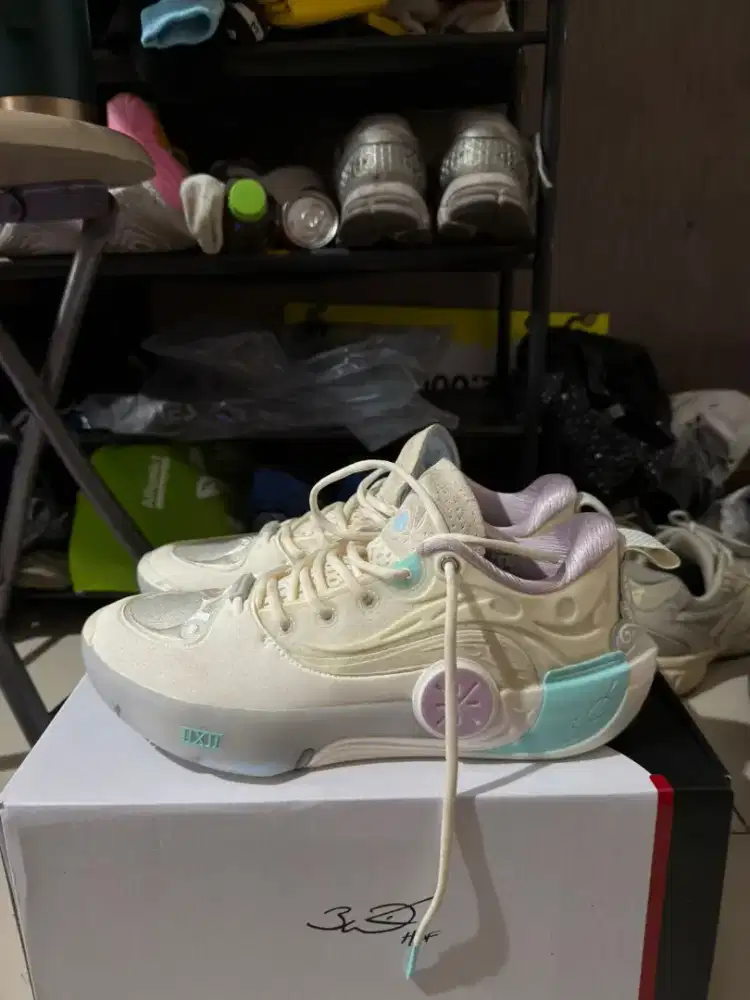 Lining Way of Wade WOW 12