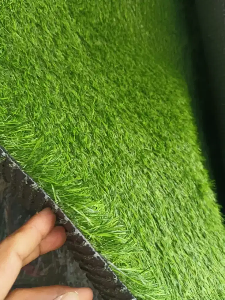 RUMPUT SINTETIS UNTUK HALAMAN LATAR BELAKANG RUMAH