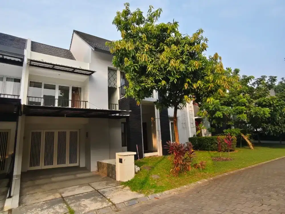 Dijual Cepat Rumah Semi Furnish Rapi, No Renov, KT Utama Luas, Taman di Premiere Park 2 Modernland Tangerang