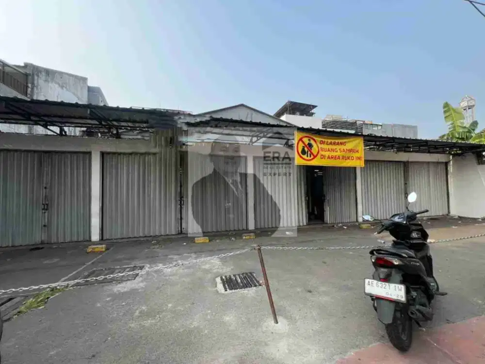 Disewakan bangunan bekas minimart di pinggir jalan cempaka putih. Cocok untuk restoran dan coffee shop. Jarang ada!!!