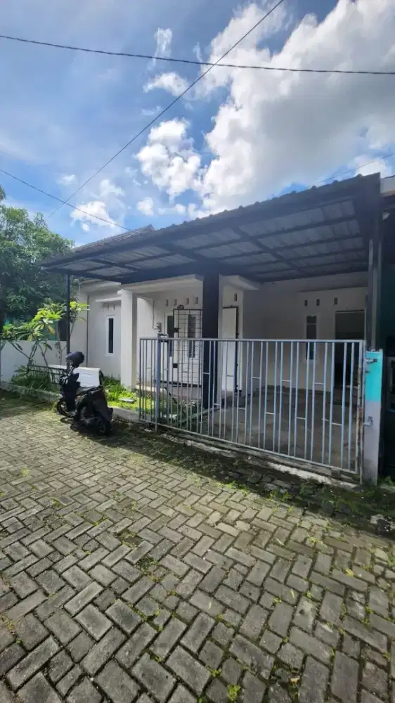 Jual Rumah SHM siap pakai di kota Magelang