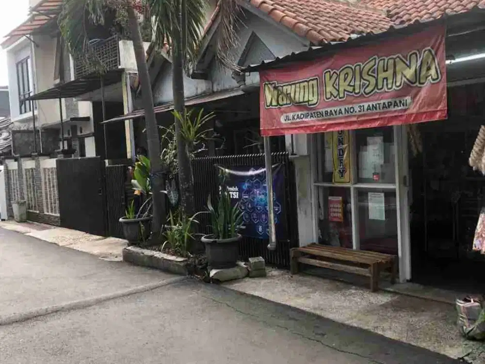 Dijual Rumah Toko Strategis cck utk usaha dan kosan.Raya Kadipaten Antapani. Bandung.