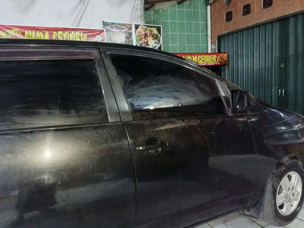 Toyota Kijang Innova 2005 Bensin