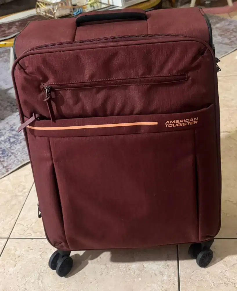American Tourister size M Burgundy