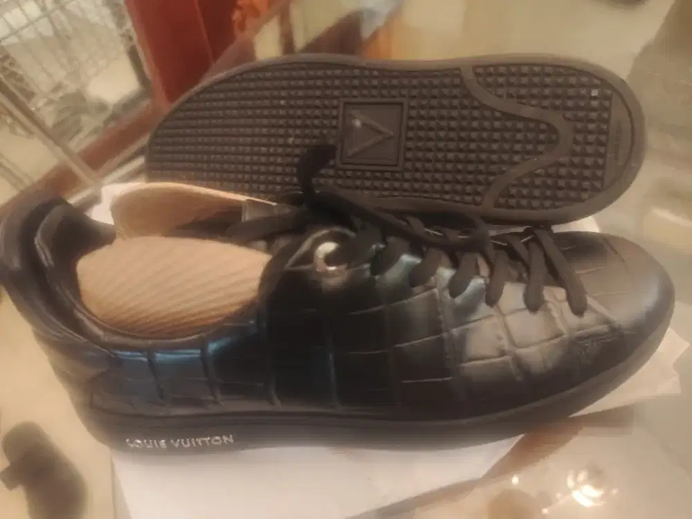 Louis Vuitton Sneaker Black Crocodile-Embossed Leather