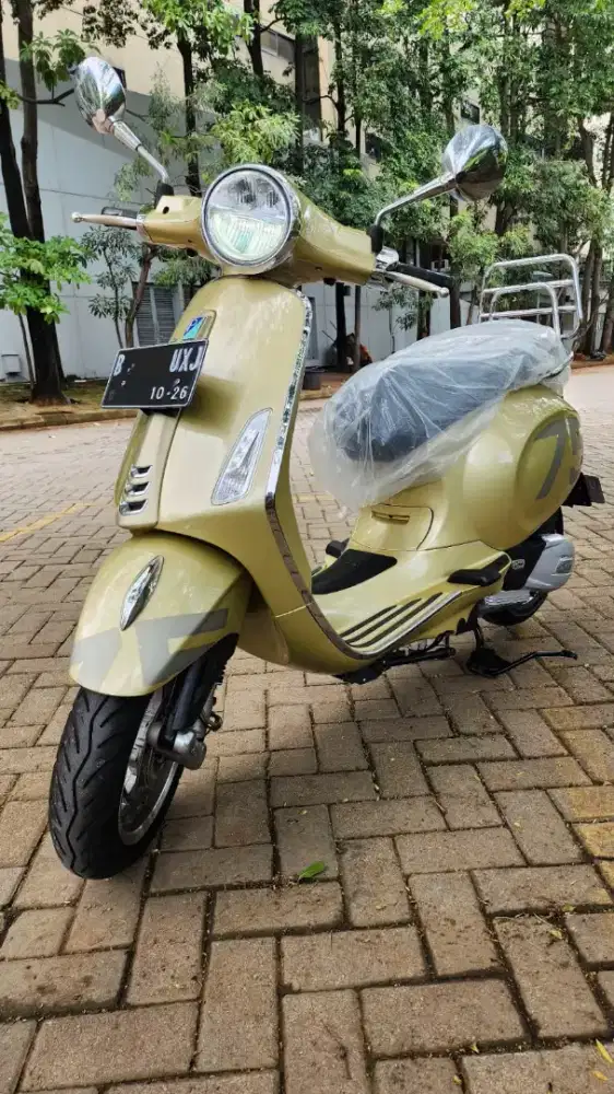 VESPA PRIMAVERA 75 ANNIVESARRY  2021