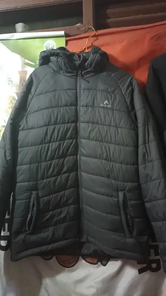 FOR SALE - EIGER STROMBLE PADDED JACKET