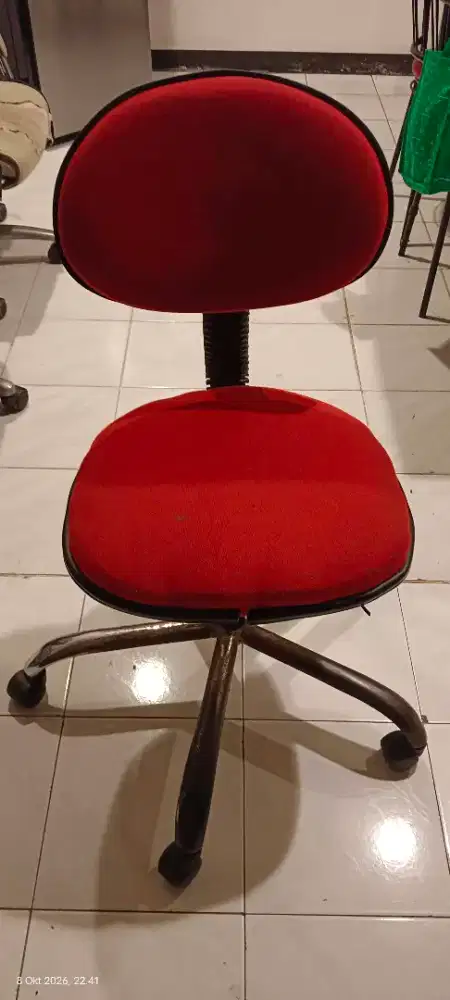 Kursi kantor roda