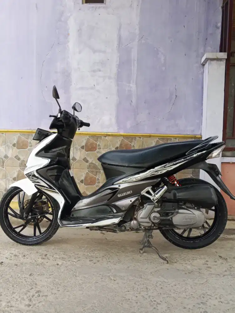 SUZUKI SKYWAVE 125 TAHUN 2010