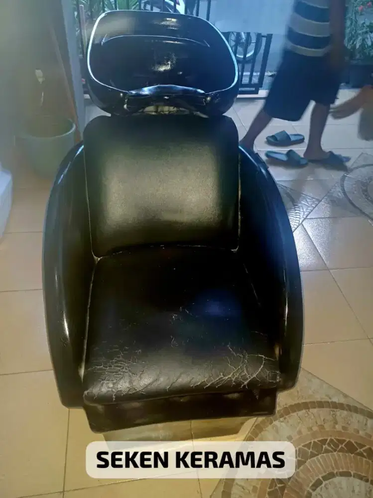 Kursi keramas barbershop salon seken