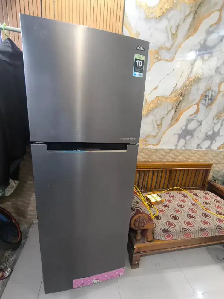 Kulkas inverter besar dan mulus